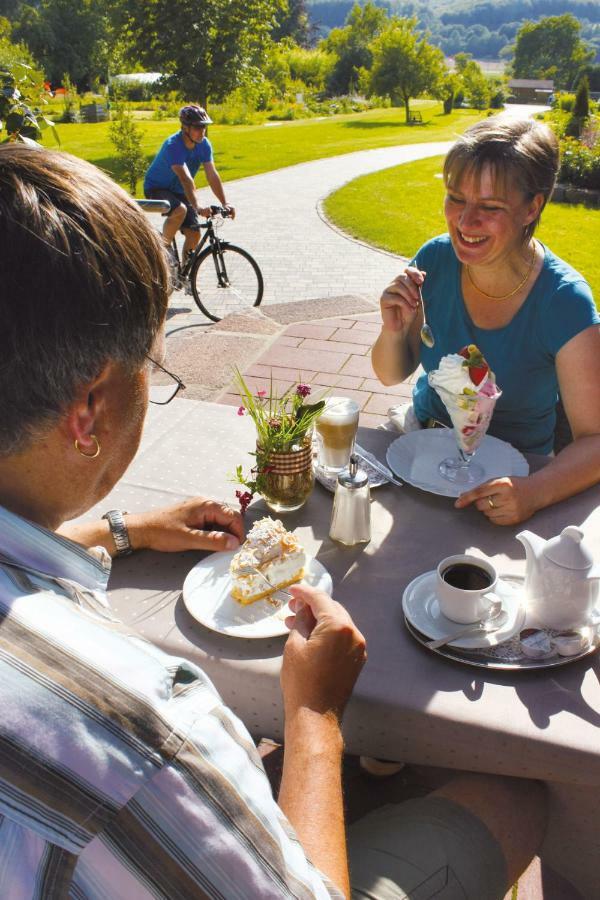 Hotel & Restaurant Kronenhof Am Weser-Radweg Oberweser Zewnętrze zdjęcie